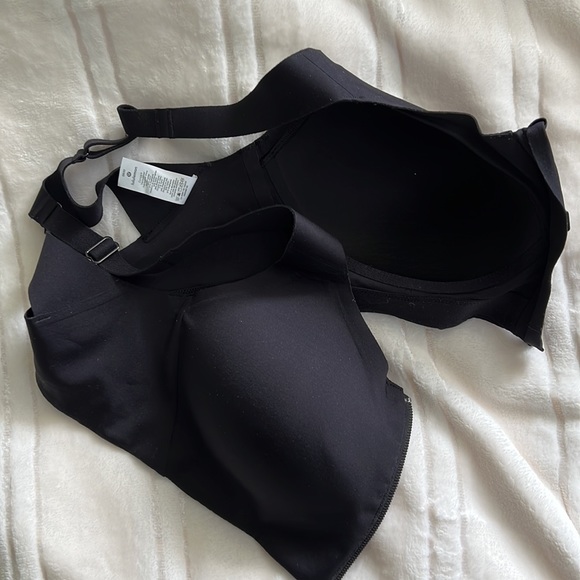 Lululemon 32DD sports bra - Picture 2 of 3